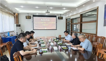 南通市工信局储育新调研市服装协会，共谋产业提质升级